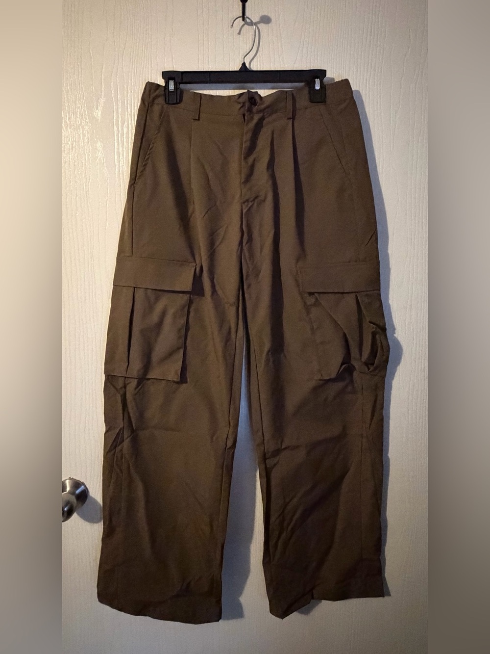 Men's Cargo Pants in Olive Green Size Small NEW
